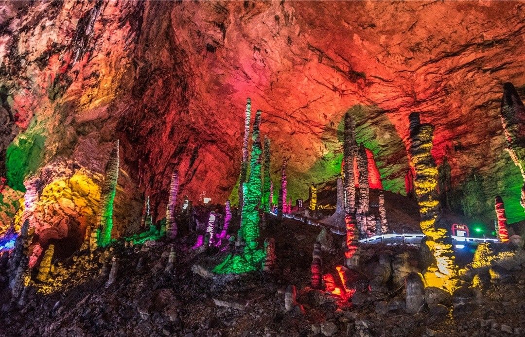 Arusha张家界黄龙洞